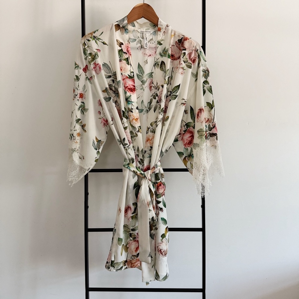 Flora Nikrooz lace trim floral robe